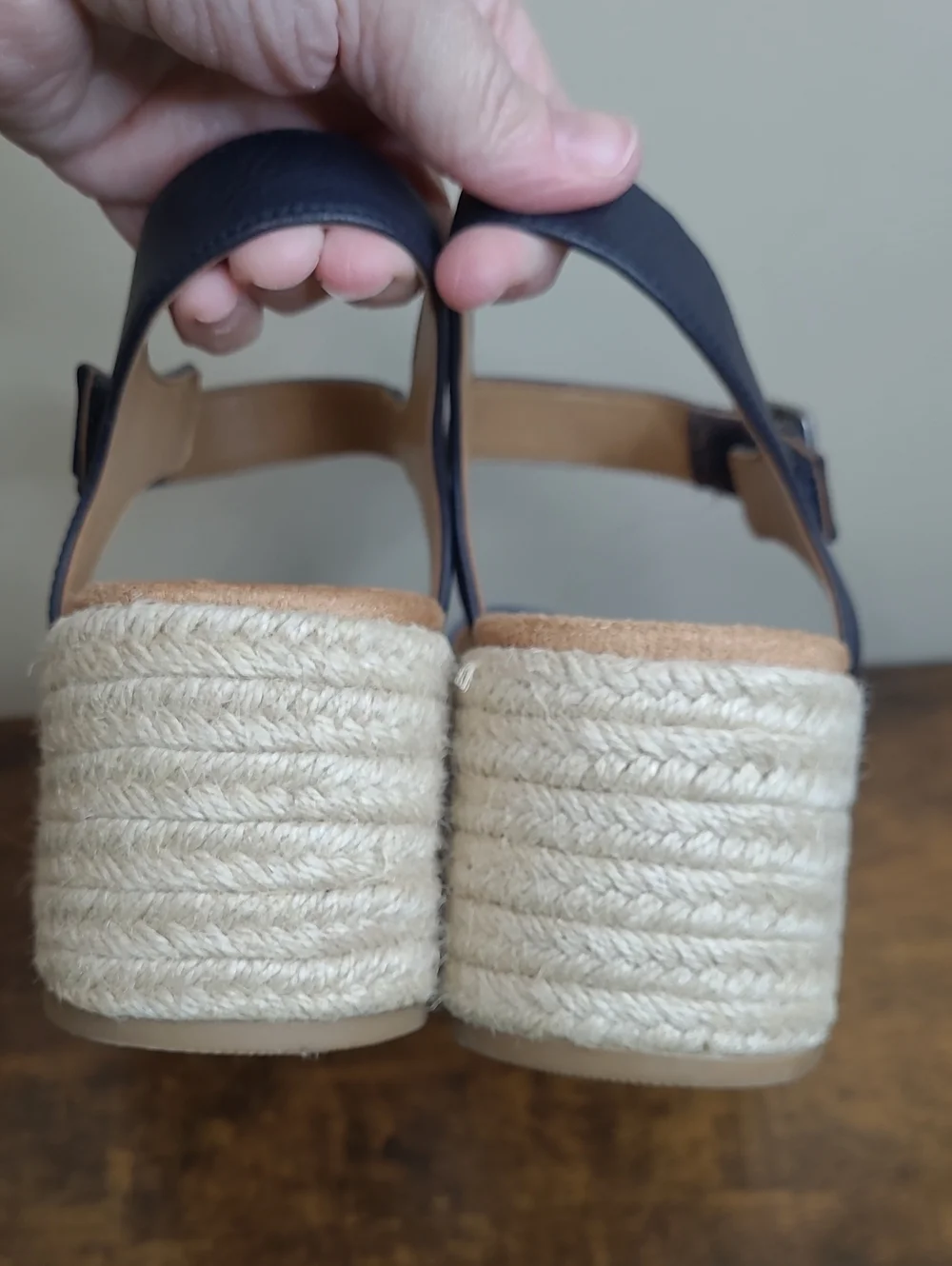 Vionic SABLE Blue Denim & Navy Blue Wedge Espadrille Sandals size 9